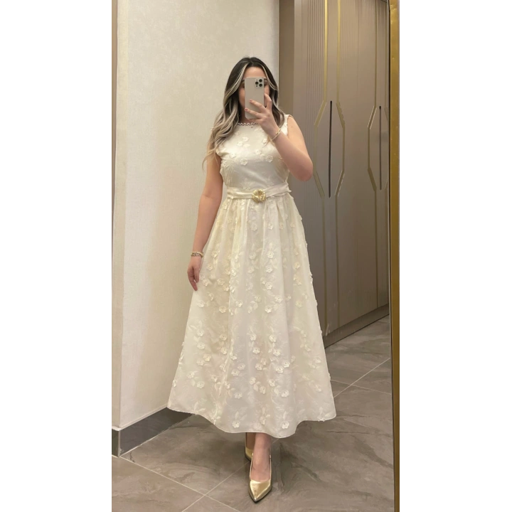 Kabartma Çiçekli Brode Elbise Bej