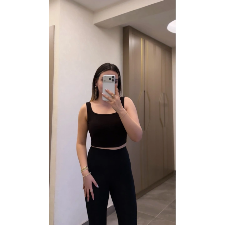 Göğüs Pedli Siyah Crop