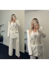 Tasarım Tokalı Blazer Takım Beyaz