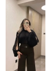 Kol Detaylı Siyah Bluz
