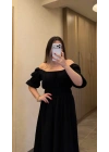 Siyah Yakası Büzgülü Müslin Elbise