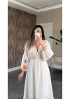 Beyaz Kolu Nakışlı Müslin Elbise
