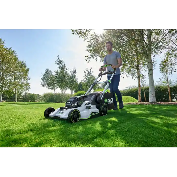 Ego LM2135E-SP KİT Akülü Şanzımanlı Çim Biçme Makinesi 52 cm