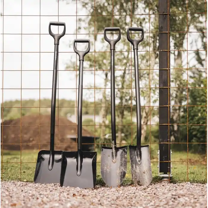 FISKARS ERGONOMIK PRO AĞIR İŞ KÜREĞİ SİVRİ UÇ (XL)