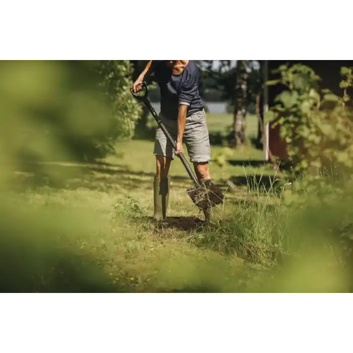 FISKARS ERGONOMİK SİYAH KÜREK (DÜZ UÇLU)