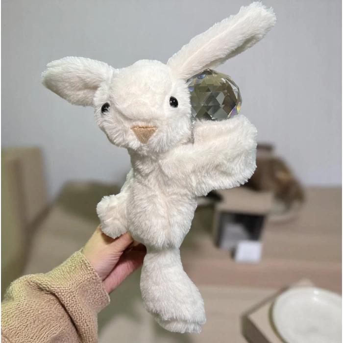 Beyaz Kucaklayan Tavşan Peluş Oyuncak
