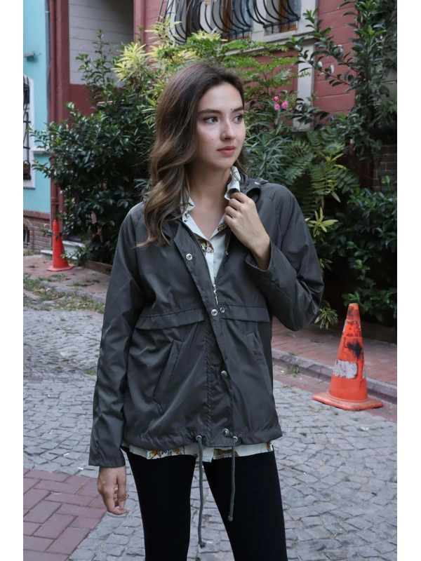 Kapüşonlu Kordonlu Yağmurluk - HAKİ