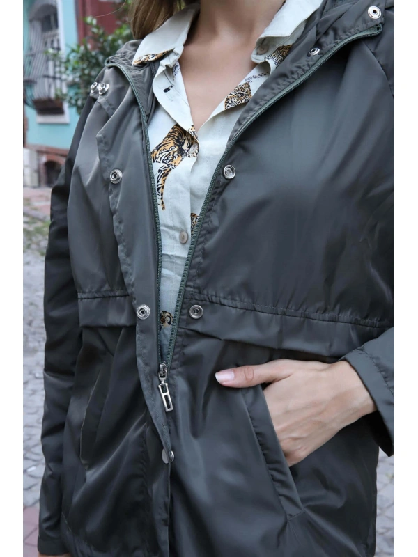 Kapüşonlu Kordonlu Yağmurluk - HAKİ