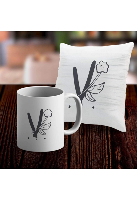 V Harfi Tasarımlı Kupa ve Yastık Kılıfı Hediye Seti