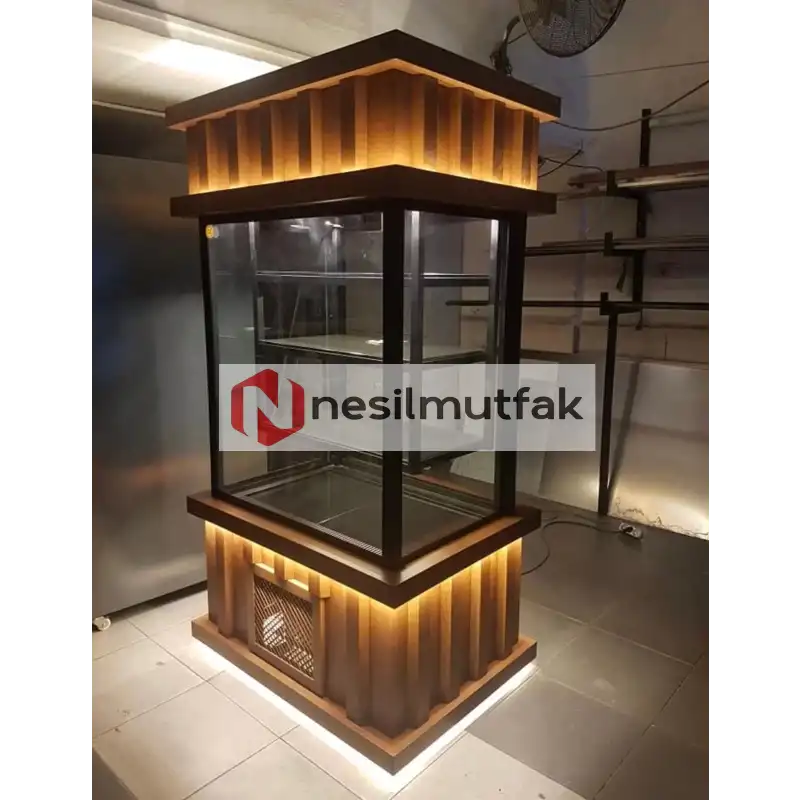 Dik Model Ahşap Dekorlu Pasta Dolabı