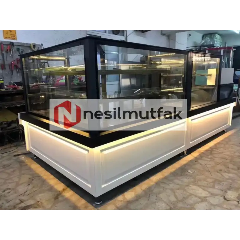 Pasta Dolabı Beyaz Ahşap Dekorlu