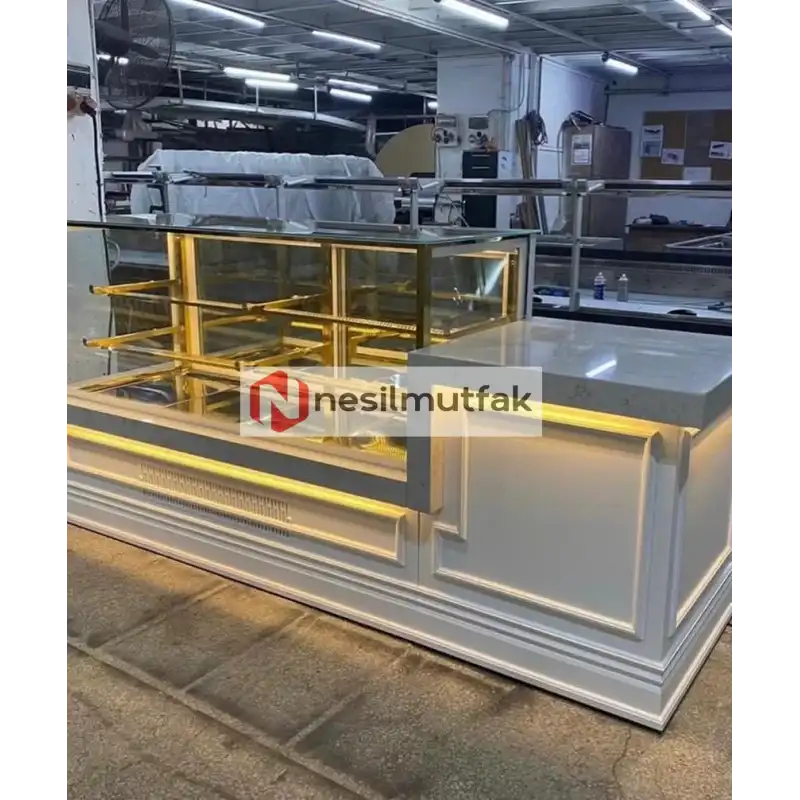 Pasta Dolabı Beyaz Dekor ve Çalışma Tezgahlı