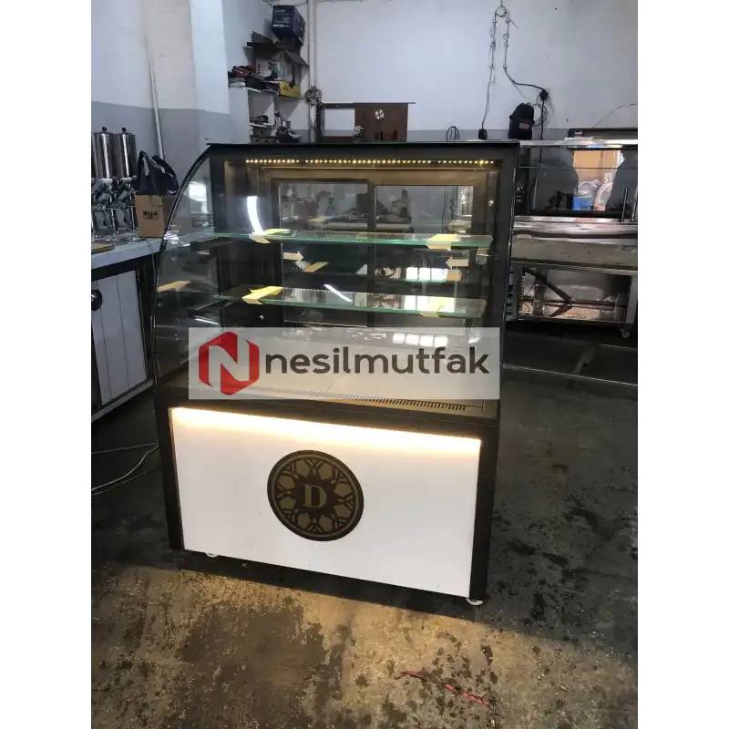 Pasta Dolabı Bombe Camlı Beyaz Model