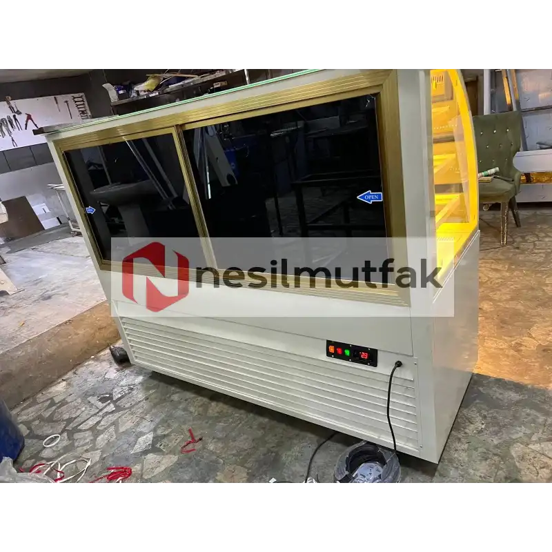 Pasta Tatlı Dolabı Bombe Camlı