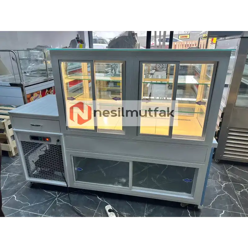 Pasta Tatlı Dolabı Ön Mavi Dekor