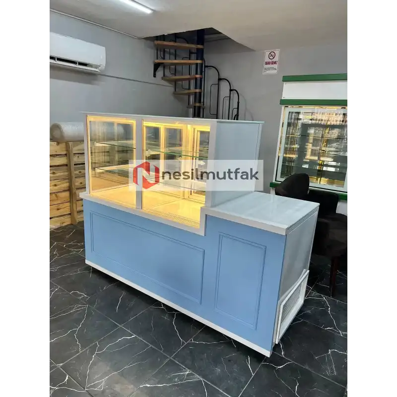 Pasta Tatlı Dolabı Ön Mavi Dekor