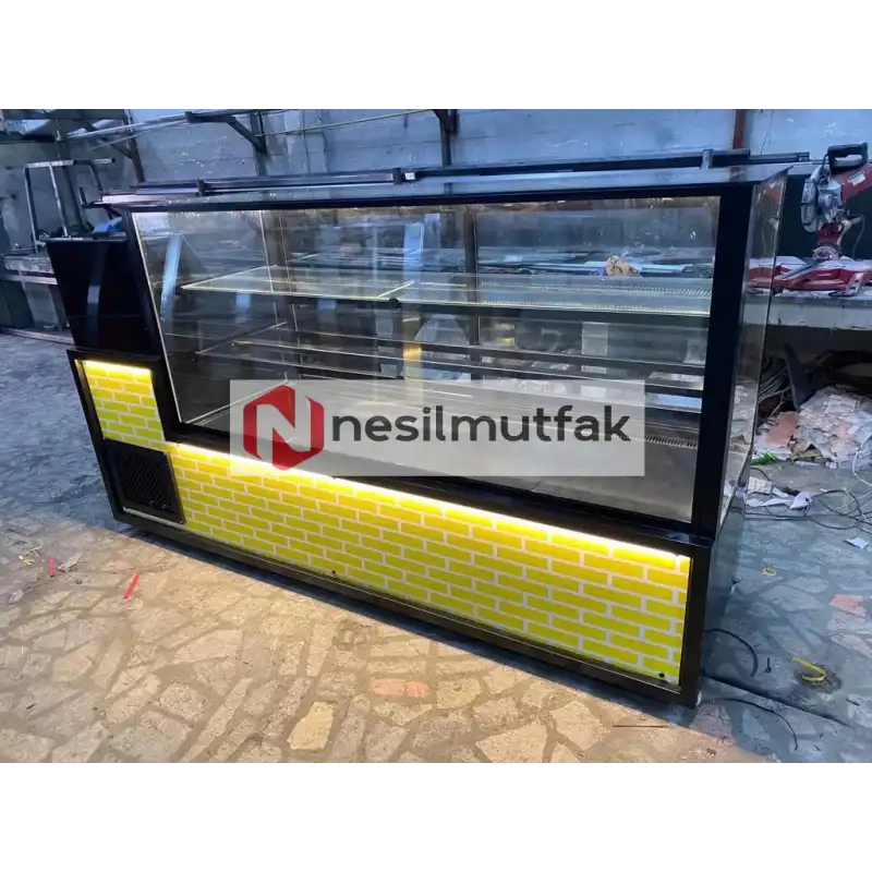 Pasta Tatlı Dolabı Sarı Dekor Model