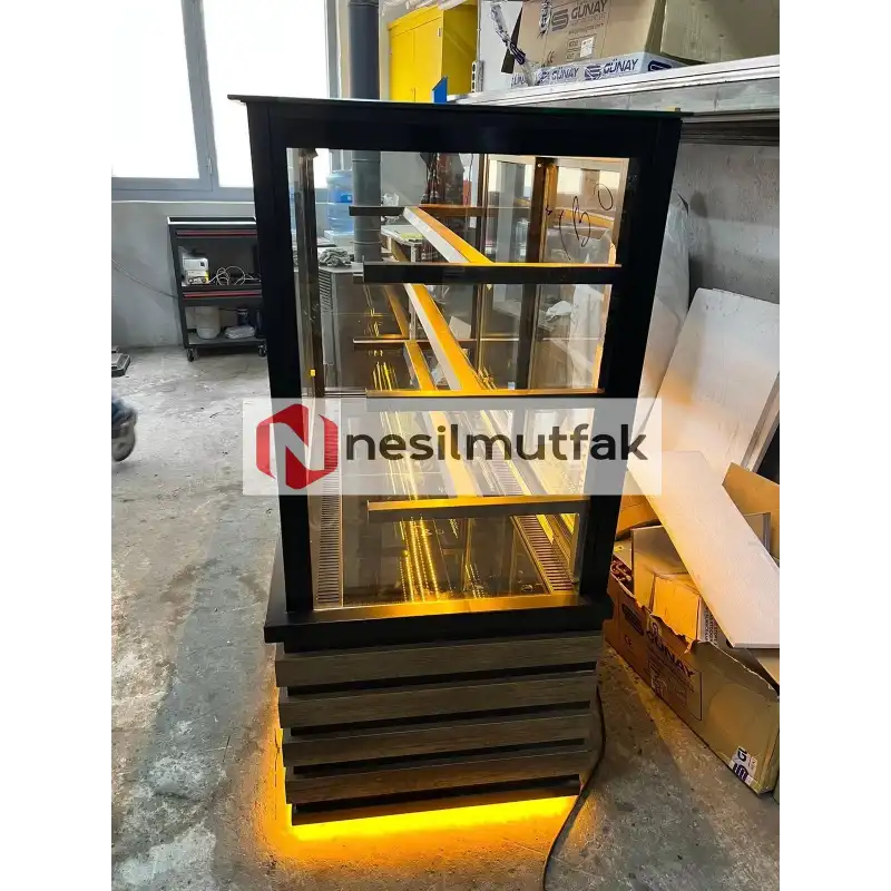 Pasta Tatlı Teşhir Dolabı Ahşap Dekorlu