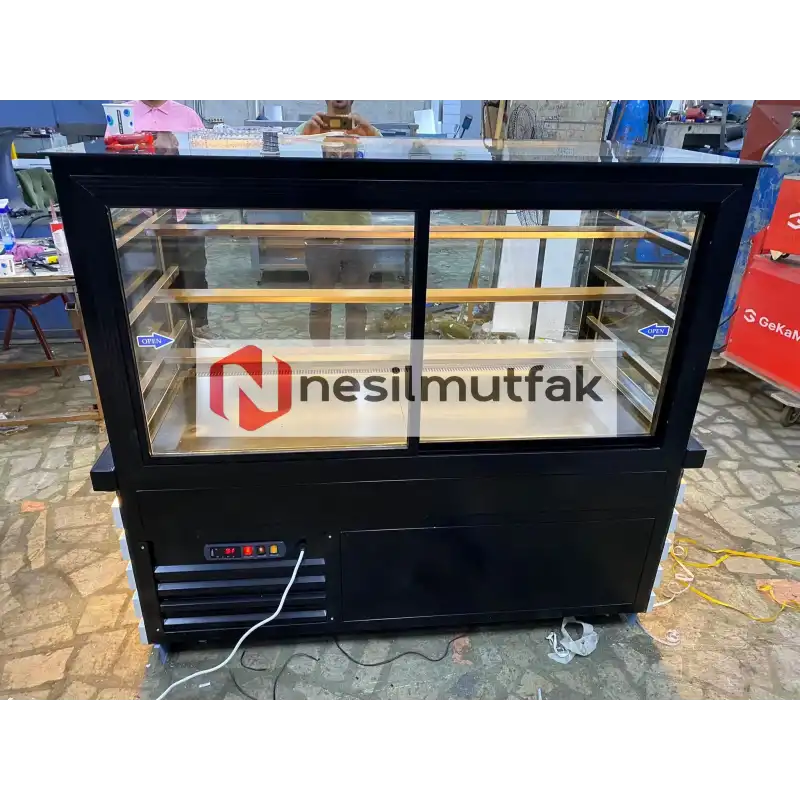 Pasta Teşhir Dolabı Beyaz Ahşap Model