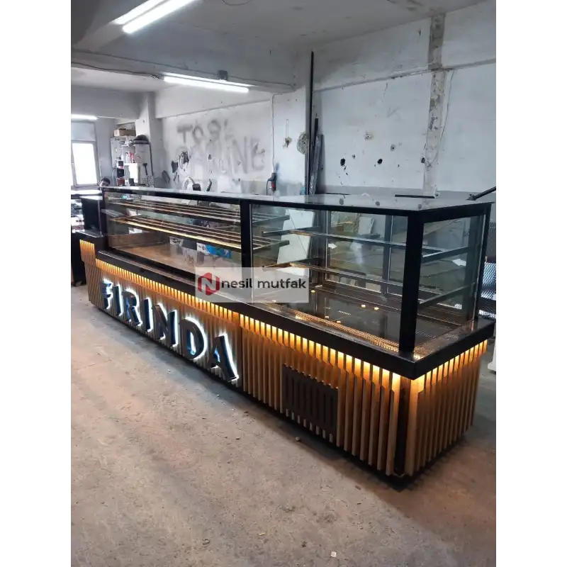 Pasta Dolabı ve Baklava Tezgahı