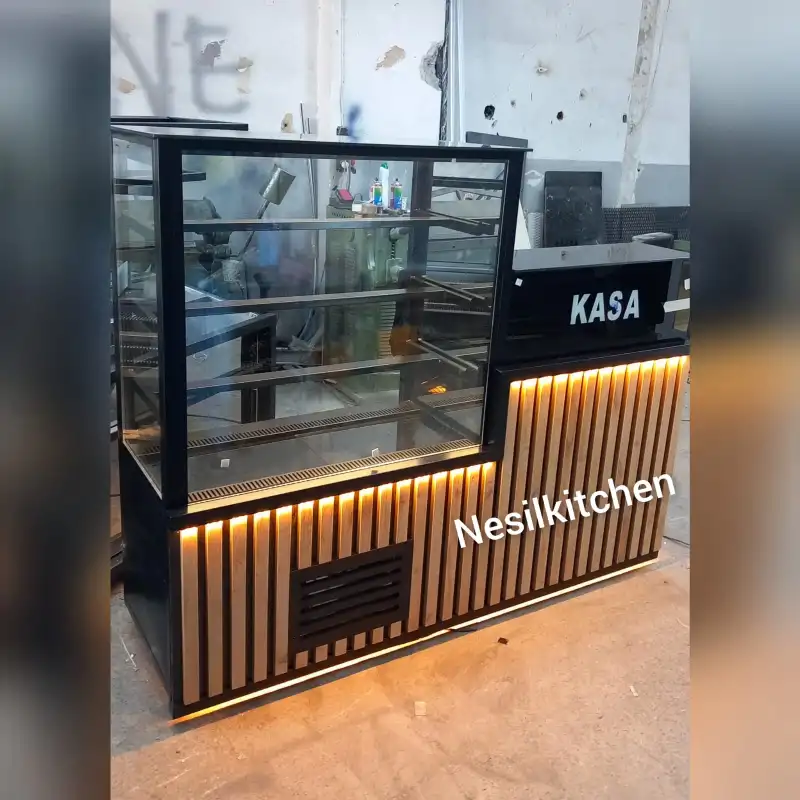 Pasta Tatlı ve Kasa Dolabı