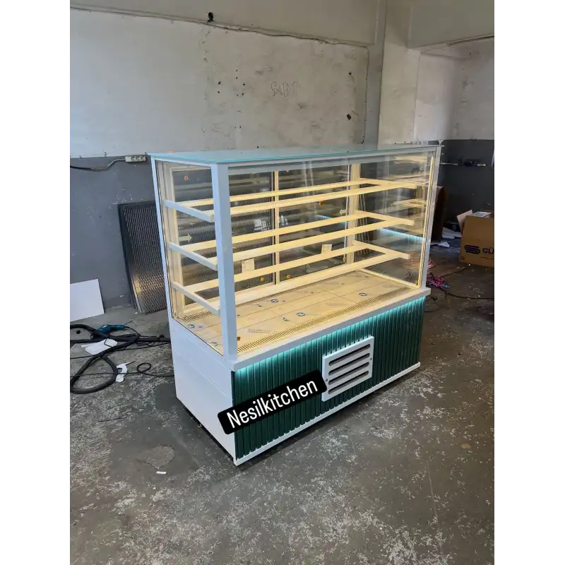 Pasta Tatlı Dolabı