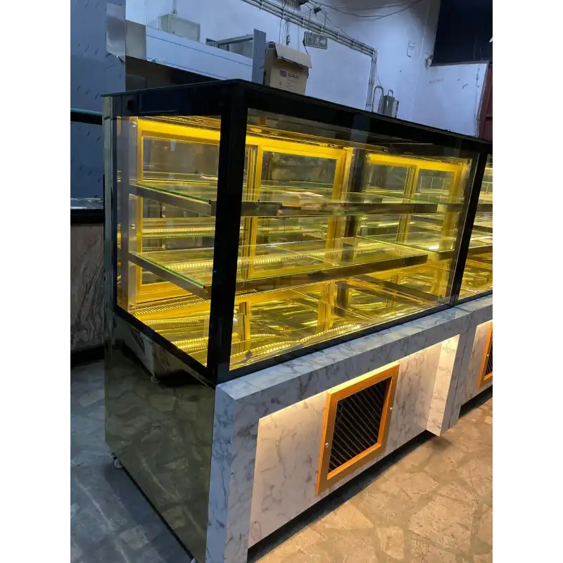 Gold Pasta Tatlı Dolabı
