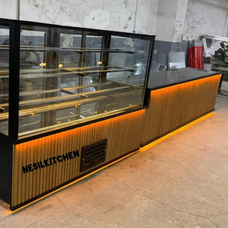 Bankolu Pasta Dolabı