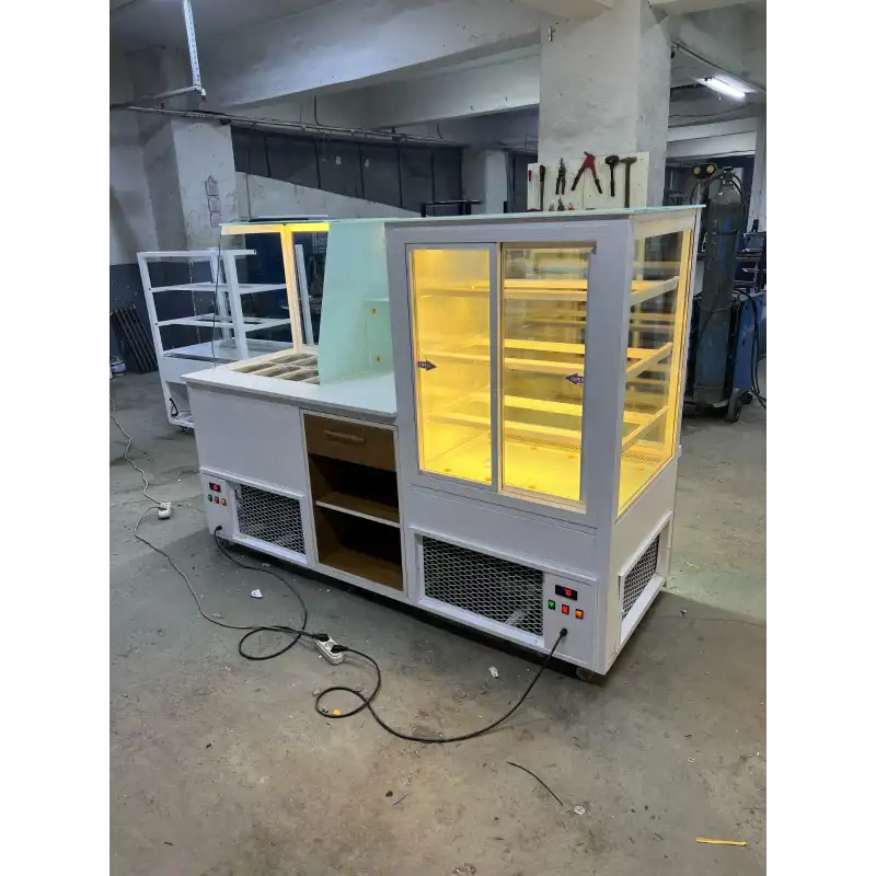 Salatabar ve Pasta Dolabı