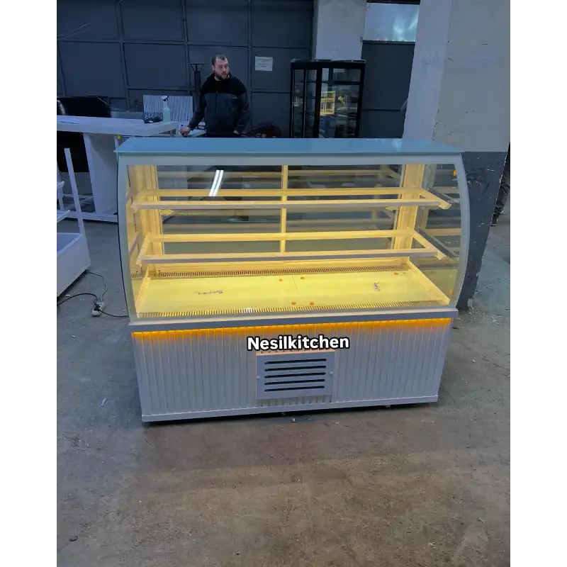 Pasta Teşhir Dolabı