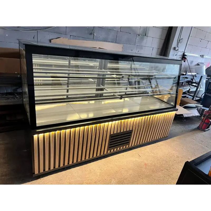 Pasta Teşhir Dolabı