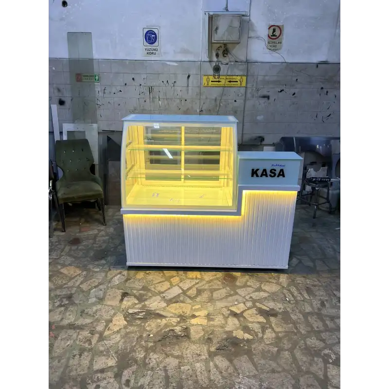 Pasta Tatlı Dolabı