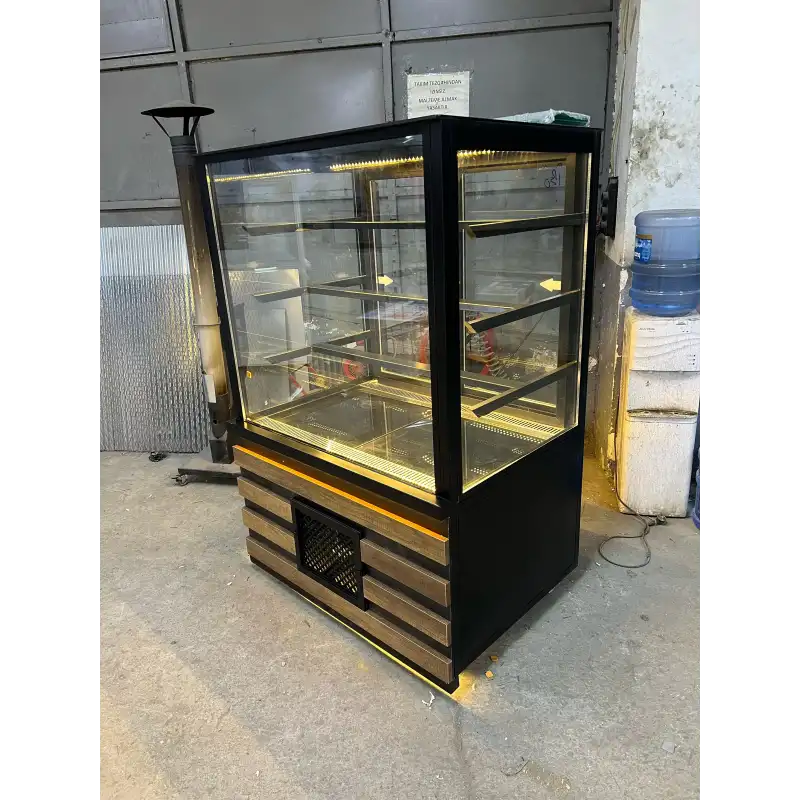Pasta Tatlı Dolabı