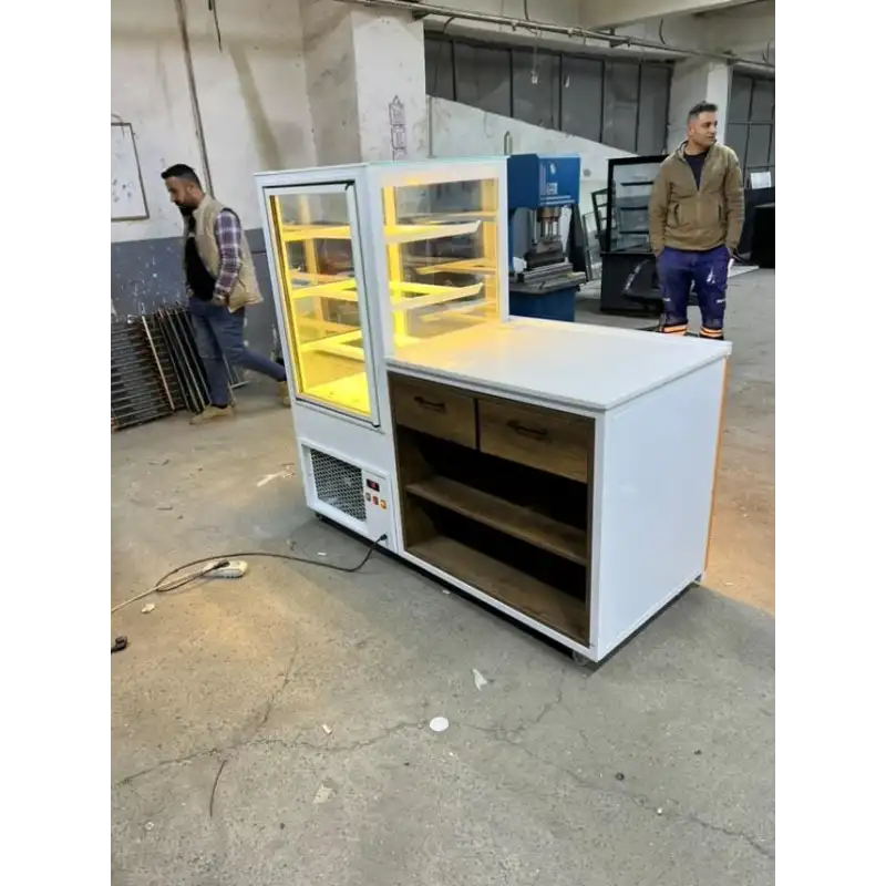 Bankolu Pasta Dolabı