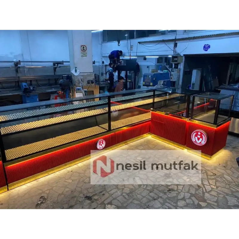 Pasta Tatlı Dolabı ve Ekmeklik Tezgahı