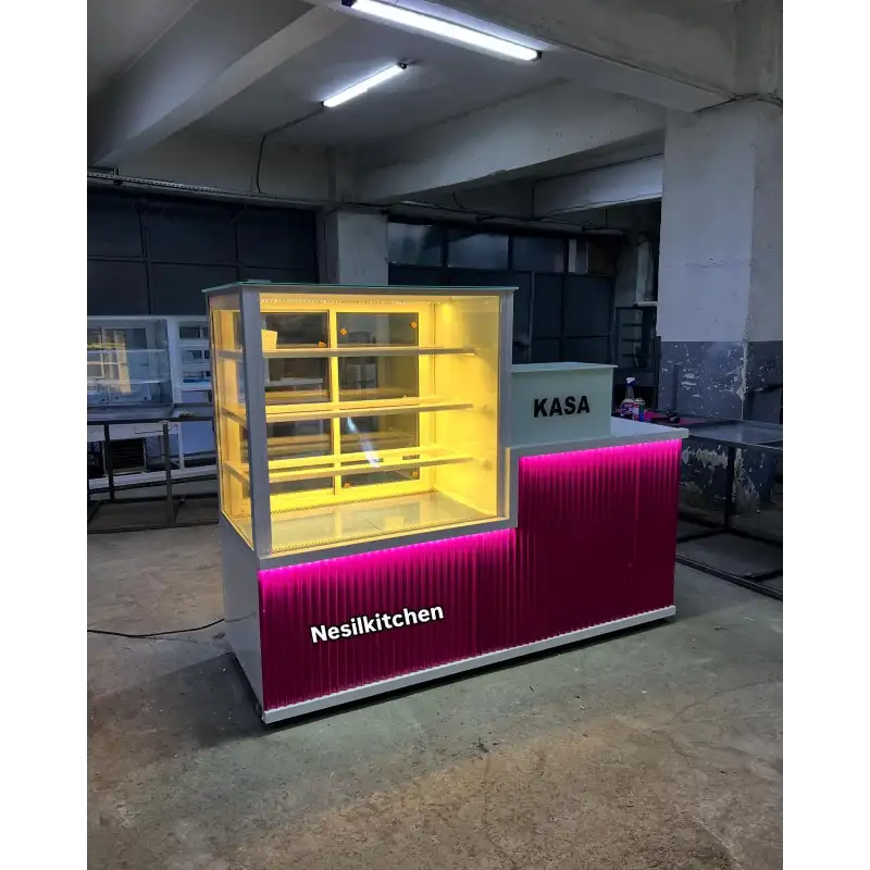 Banko Kasalı Pasta Dolabı