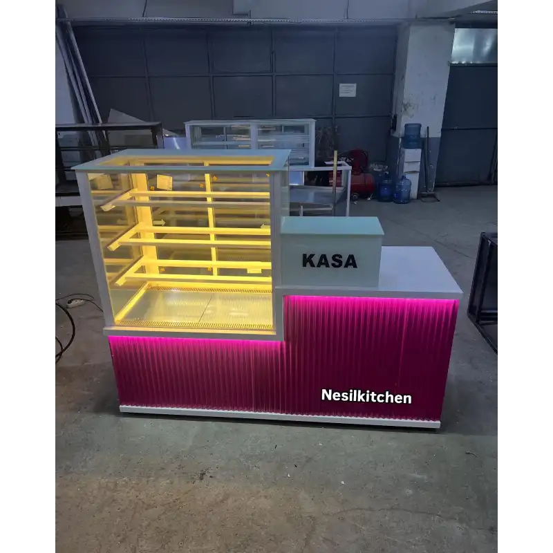 Banko Kasalı Pasta Dolabı