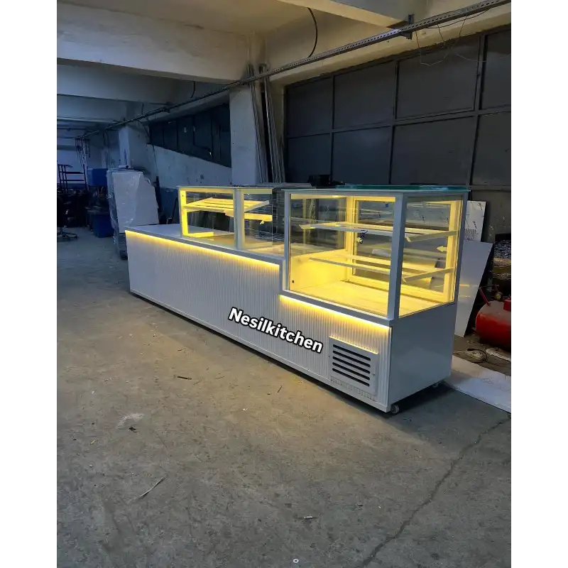Poğaça Börek Tezgahı ve Bankolu Pasta Dolabı