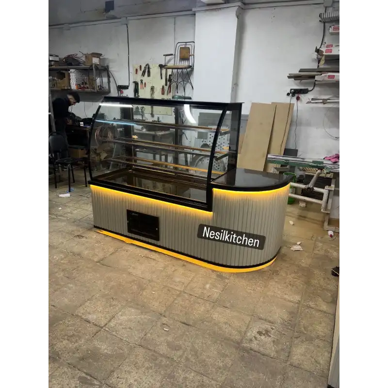 Banko ve Pasta Dolabı