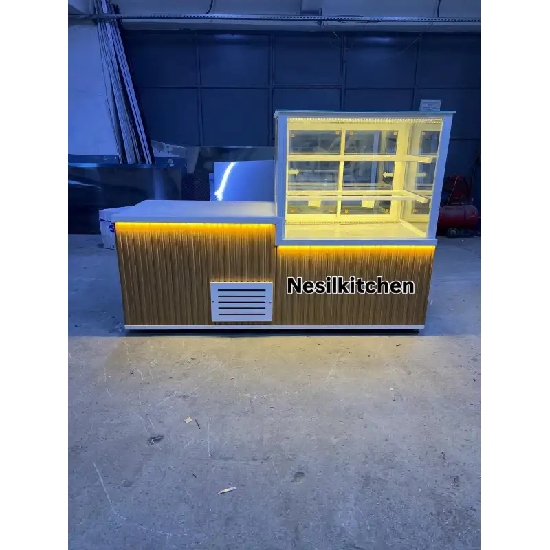 Banko ve Pasta Dolabı