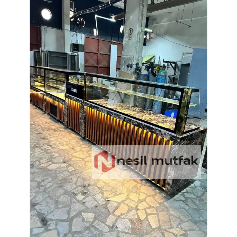 Pasta Tatlı Meşrubat Dolabı ve Baklava Tezgahı