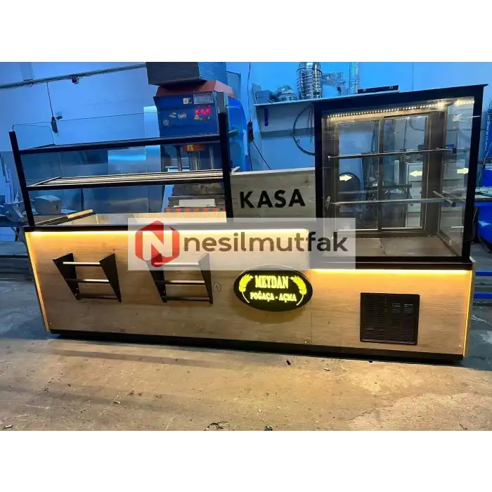 Börek Tezgahı ve Pasta Tatlı Dolabı