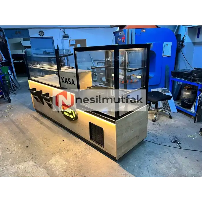 Börek Tezgahı ve Pasta Tatlı Dolabı