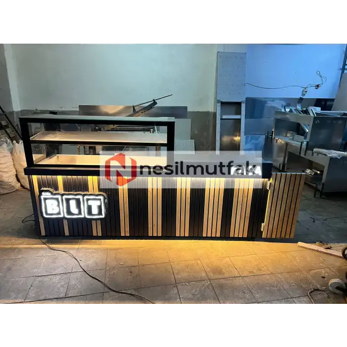 Börek ve Baklava Dolabı