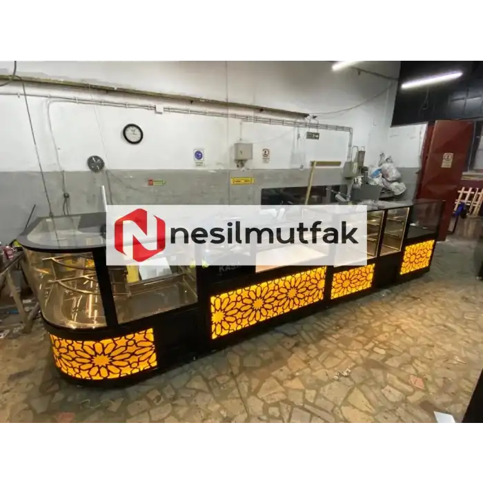 Böreklik Baklava ve Pasta Dolabı Sarı Dekor Model