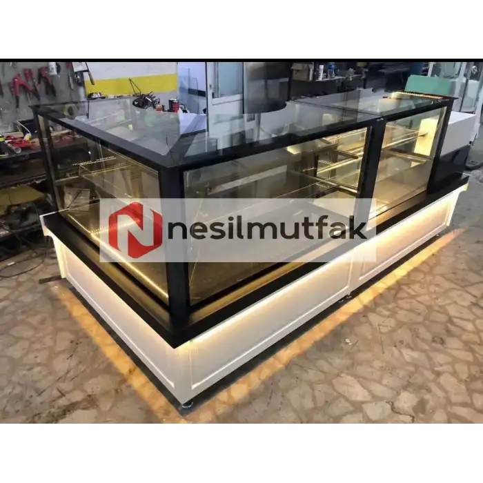 Pasta Dolabı Beyaz Ahşap Dekorlu