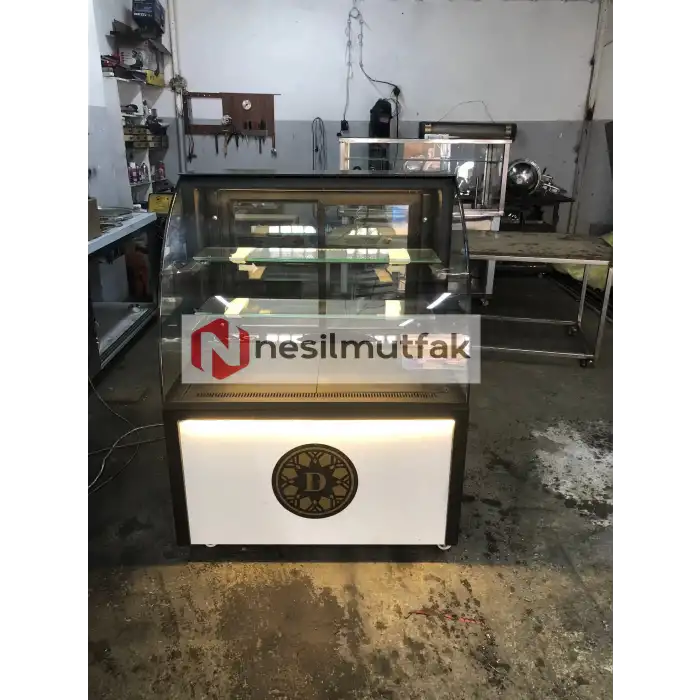 Pasta Dolabı Bombe Camlı Beyaz Model