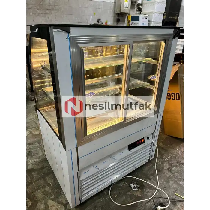 Pasta Dolabı Ön Ahşap Dekorlu