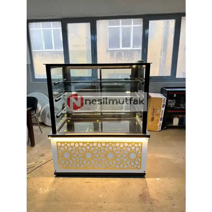 Pasta Tatlı Dolabı Dekorlu