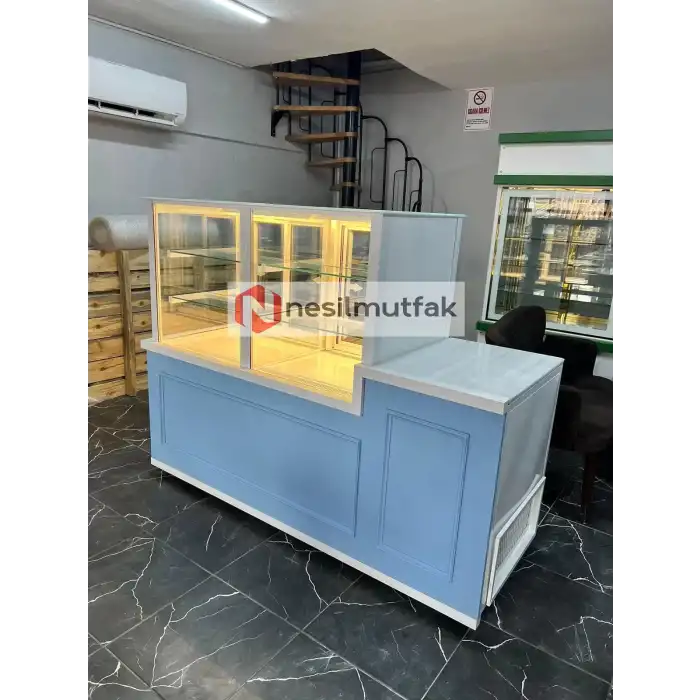 Pasta Tatlı Dolabı Ön Mavi Dekor